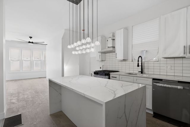 4845 W Congress Parkway, Chicago, IL 60644