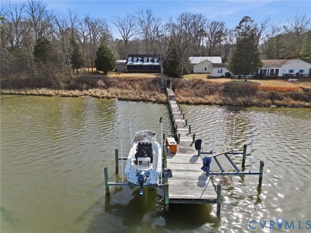 82 Westmoreland Blvd, Hague, VA 22469