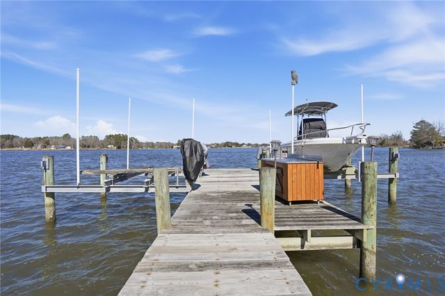 82 Westmoreland Blvd, Hague, VA 22469