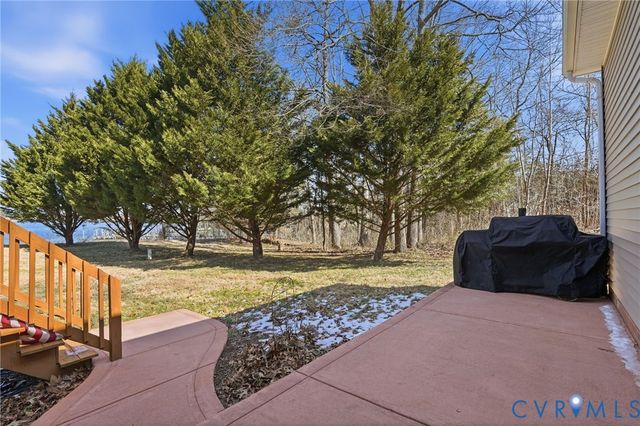 82 Westmoreland Blvd, Hague, VA 22469