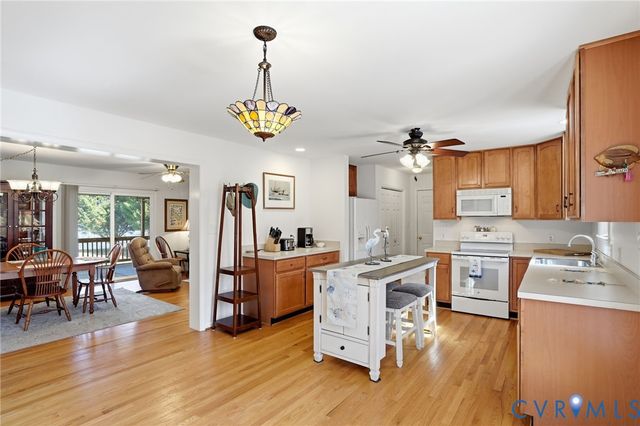 82 Westmoreland Blvd, Hague, VA 22469