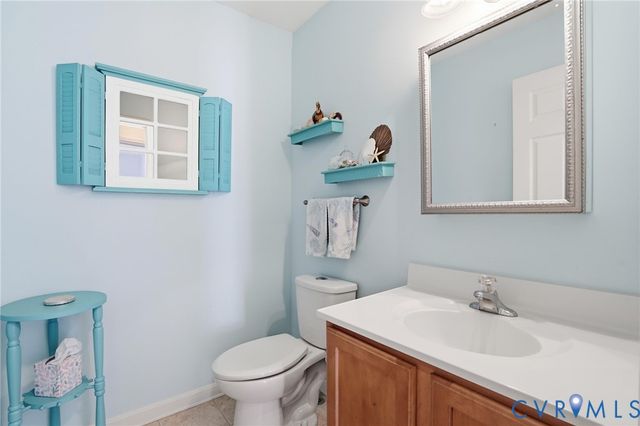 82 Westmoreland Blvd, Hague, VA 22469