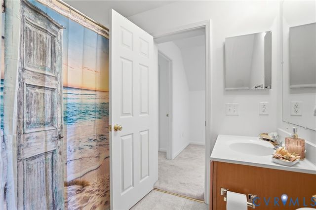 82 Westmoreland Blvd, Hague, VA 22469