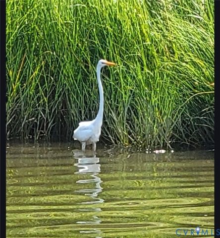 82 Westmoreland Blvd, Hague, VA 22469