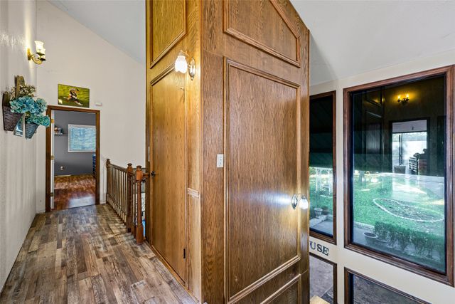 1612 Lakecrest Circle, Granbury, TX 76048