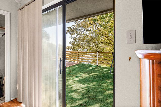 1612 Lakecrest Circle, Granbury, TX 76048