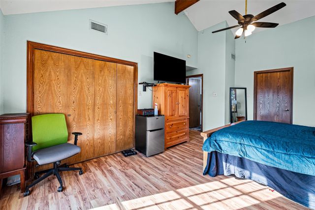 1612 Lakecrest Circle, Granbury, TX 76048