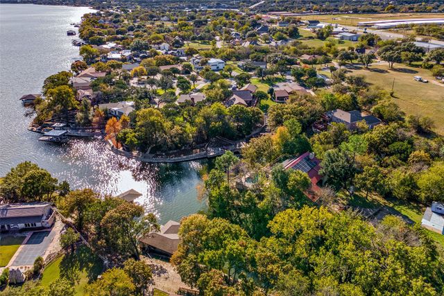 1612 Lakecrest Circle, Granbury, TX 76048
