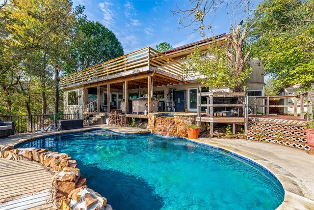 1612 Lakecrest Circle, Granbury, TX 76048