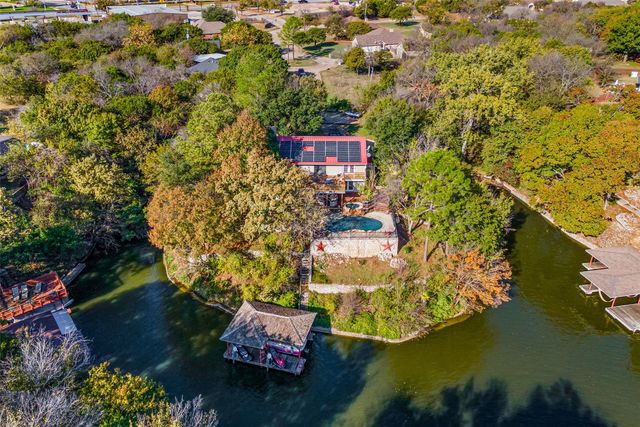 1612 Lakecrest Circle, Granbury, TX 76048