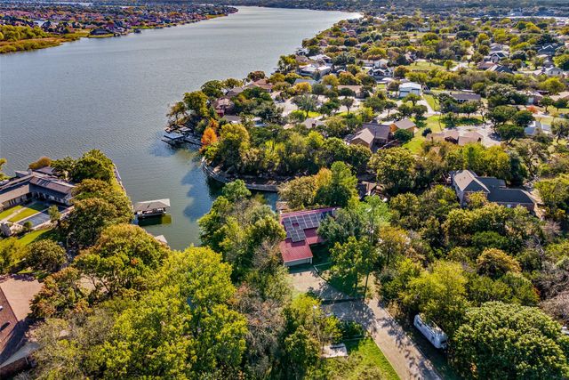 1612 Lakecrest Circle, Granbury, TX 76048