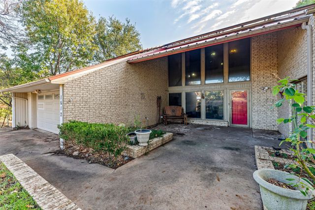 1612 Lakecrest Circle, Granbury, TX 76048