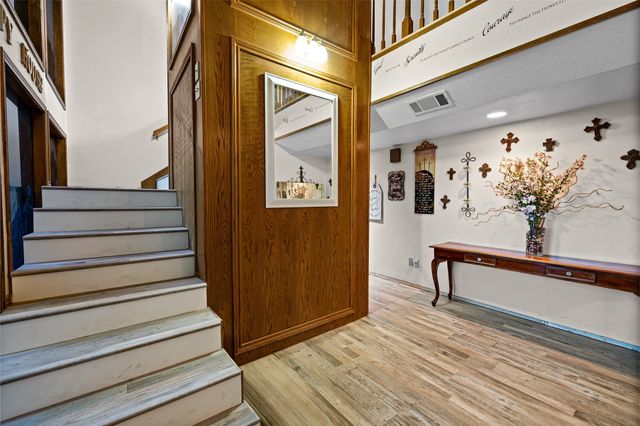 1612 Lakecrest Circle, Granbury, TX 76048