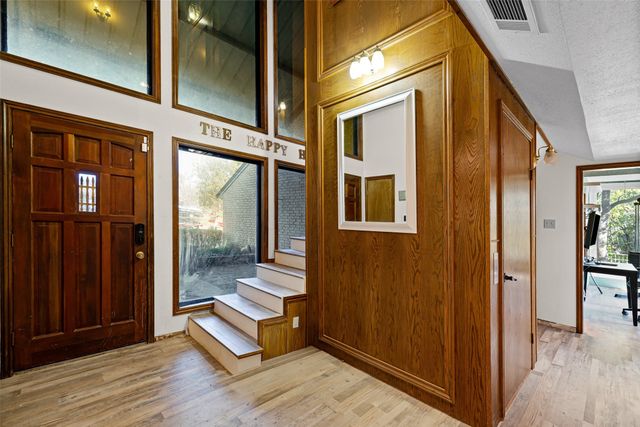 1612 Lakecrest Circle, Granbury, TX 76048