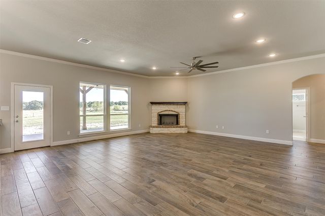 1014 Gonzollas Road, Springtown, TX 76082