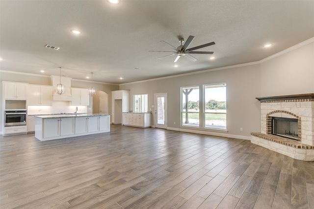 1014 Gonzollas Road, Springtown, TX 76082