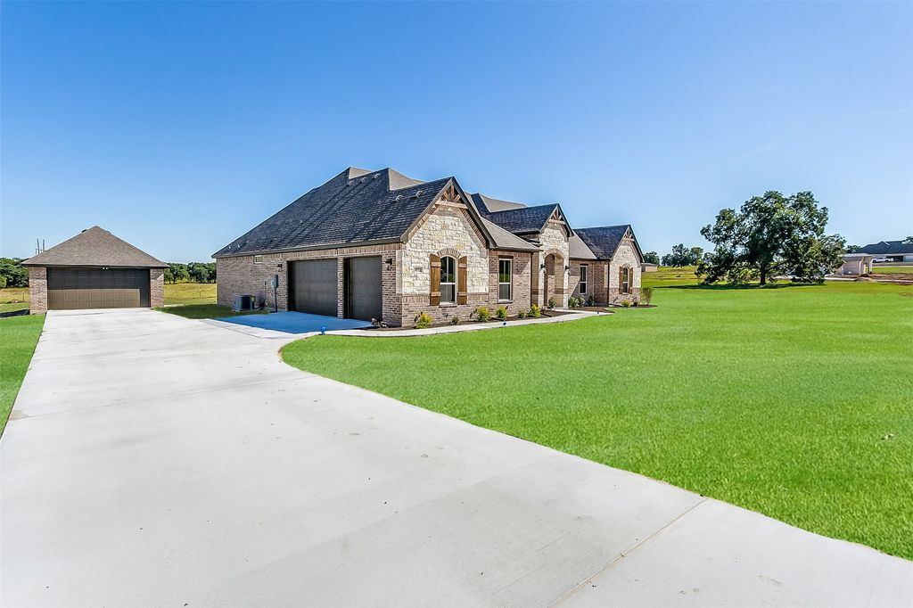 1014 Gonzollas Road, Springtown, TX 76082 — photo 3