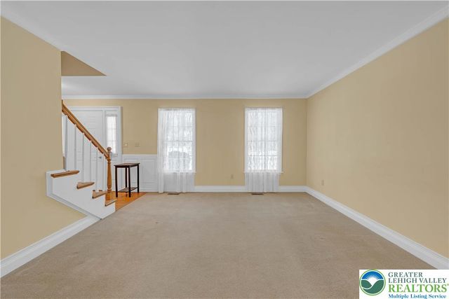 210 Evergreen Court, Ross Twp, PA 18353