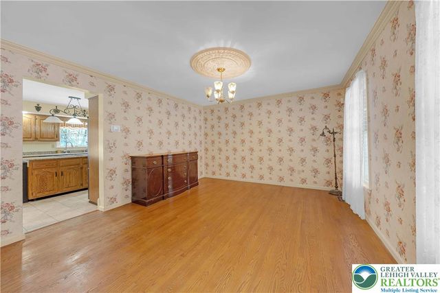 210 Evergreen Court, Ross Twp, PA 18353