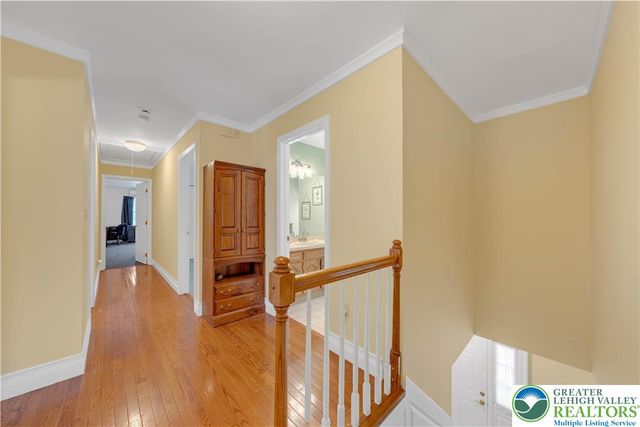 210 Evergreen Court, Ross Twp, PA 18353