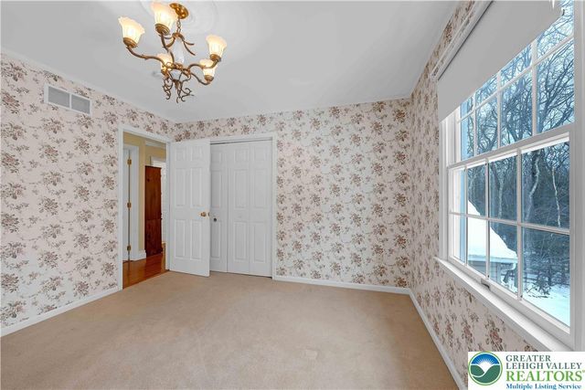 210 Evergreen Court, Ross Twp, PA 18353