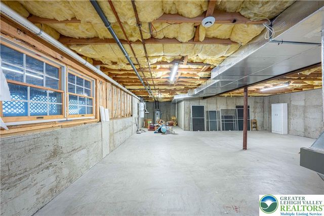 210 Evergreen Court, Ross Twp, PA 18353