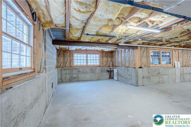 210 Evergreen Court, Ross Twp, PA 18353