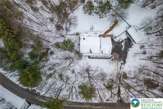 210 Evergreen Court, Ross Twp, PA 18353