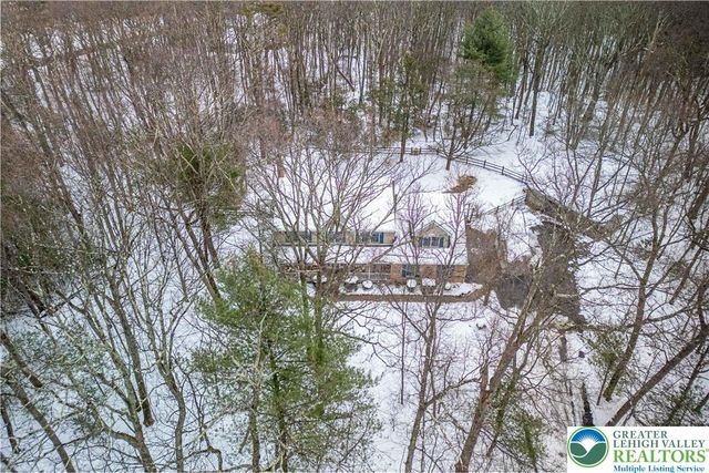 210 Evergreen Court, Ross Twp, PA 18353