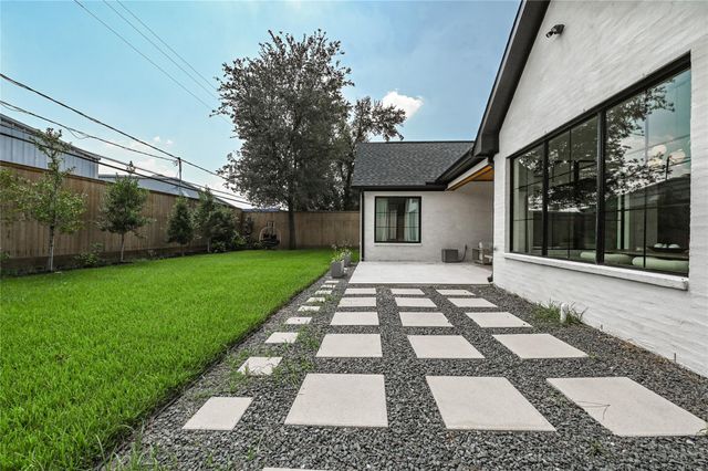 1506 Maux Drive, Houston, TX 77043