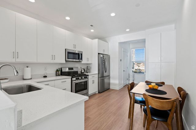 11237 S FREESTONE RD, South Jordan, UT 84009