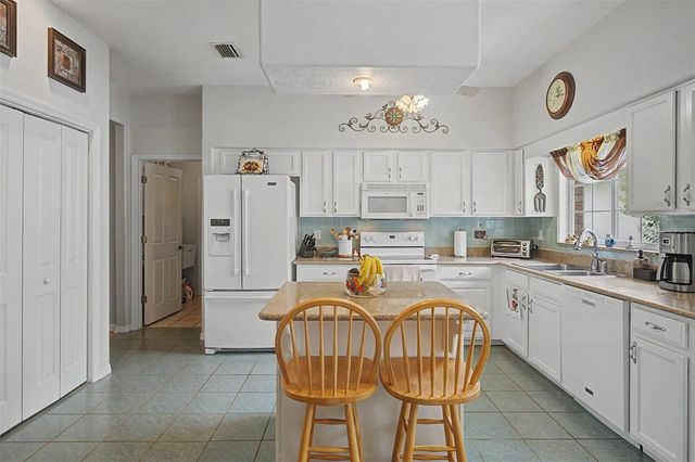 6634 NORTHLAKE DRIVE, Zephyrhills, FL 33542