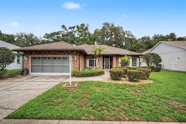 6634 NORTHLAKE DRIVE, Zephyrhills, FL 33542