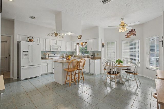 6634 NORTHLAKE DRIVE, Zephyrhills, FL 33542