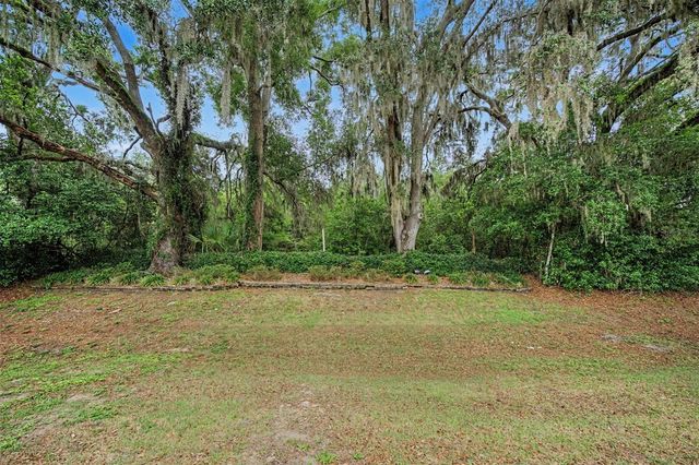 6634 NORTHLAKE DRIVE, Zephyrhills, FL 33542