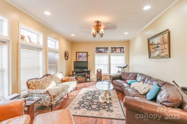 70 Peaceful View Trail, Hendersonville, NC 28792