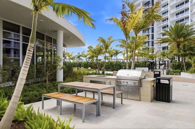 220 S Lake Shore Drive 2305, Lake Park, FL 33403
