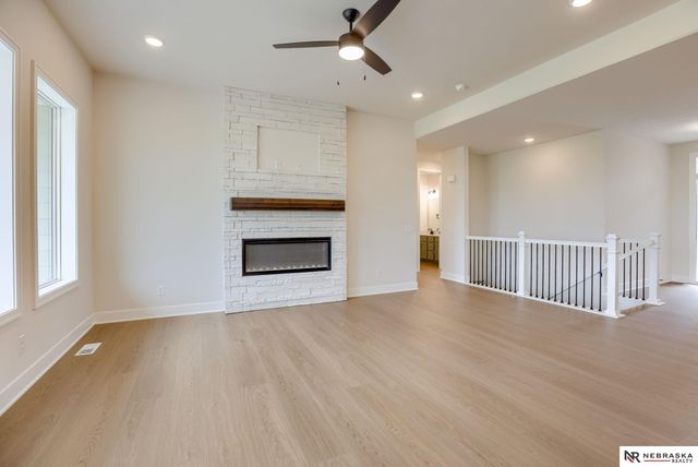 8704 Legacy Street, Papillion, NE 68046