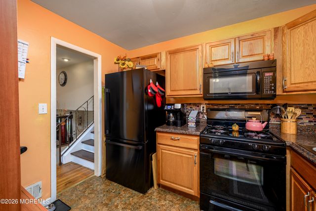 15 Princeton Drive, Jackson, NJ 08527