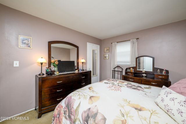 15 Princeton Drive, Jackson, NJ 08527