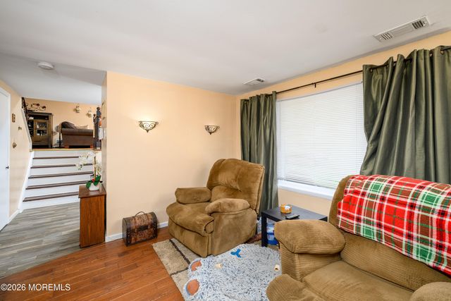 15 Princeton Drive, Jackson, NJ 08527