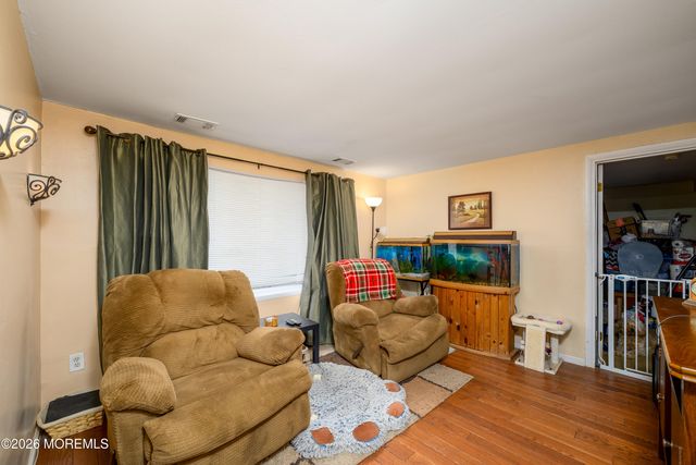15 Princeton Drive, Jackson, NJ 08527
