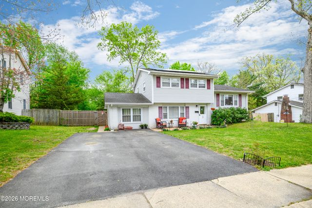 15 Princeton Drive, Jackson, NJ 08527