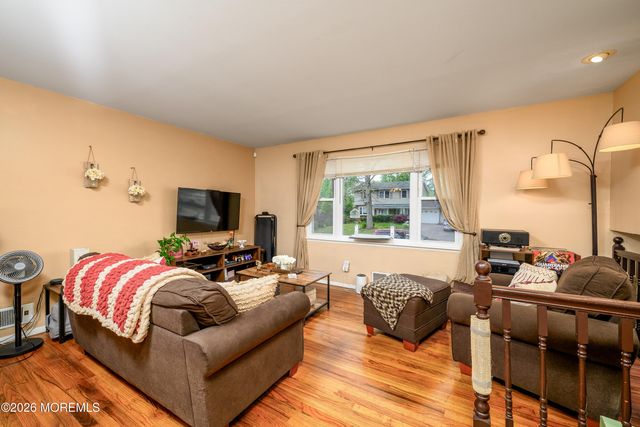 15 Princeton Drive, Jackson, NJ 08527