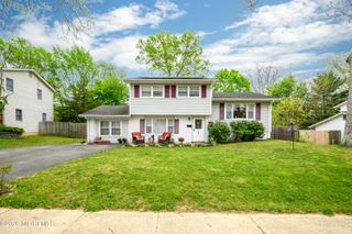15 Princeton Drive, Jackson, NJ 08527
