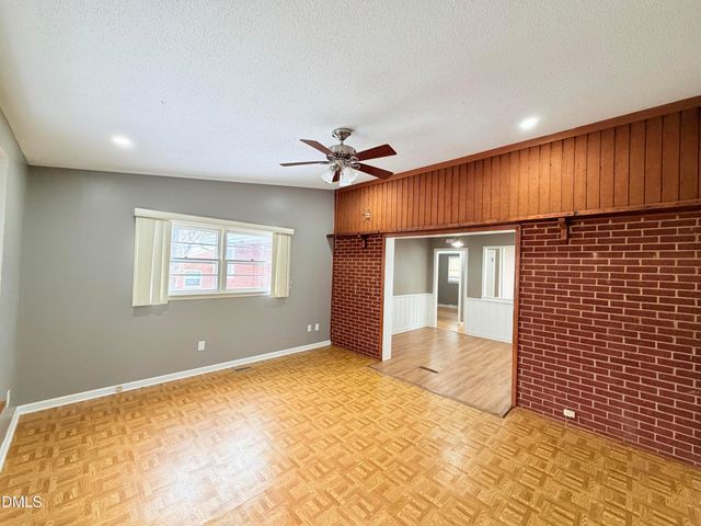 2805 Trail Six, Burlington, NC 27215