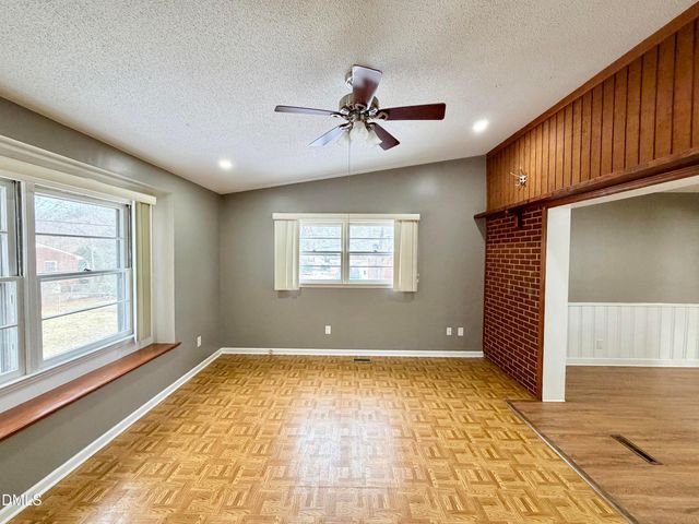 2805 Trail Six, Burlington, NC 27215