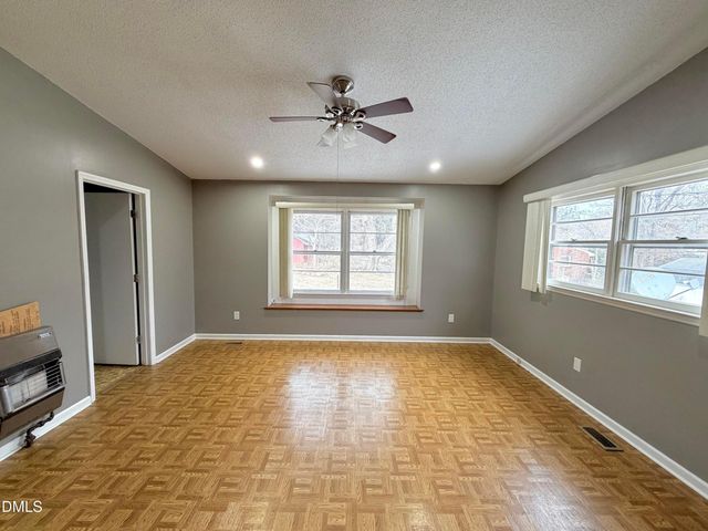 2805 Trail Six, Burlington, NC 27215