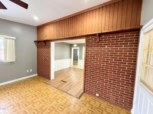 2805 Trail Six, Burlington, NC 27215