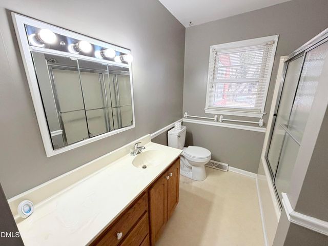 2805 Trail Six, Burlington, NC 27215